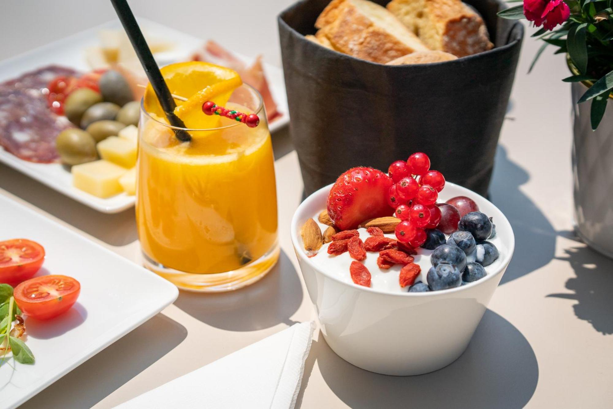Degrassi Boutique Garni Hotel 4*